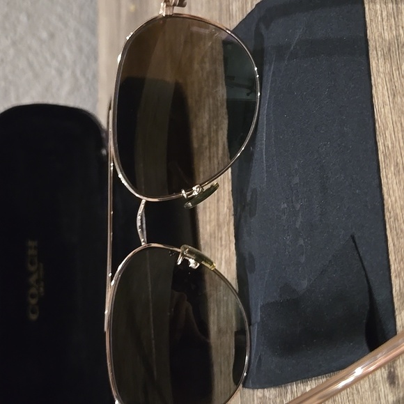 COACH SUNGLASSES - Picture 5 of 10